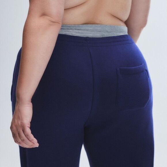 SAVAGE X FENTY - ESSENTIAL FLEECE CLASSIC SWEATPANT - Picture 3 of 5